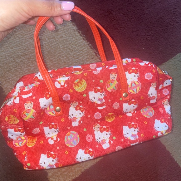 CUTEST HELLO KITTY SANRIO PURSE🥰🥹 - Picture 3 of 4